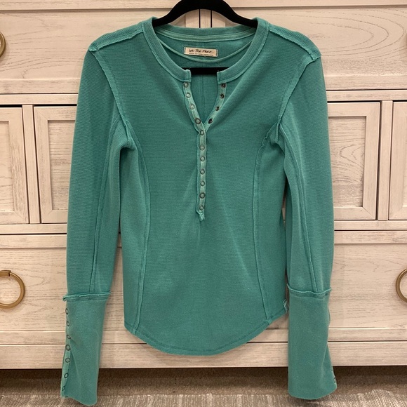 NEW Free People Nailed It Henley in Mountain Green - Picture 1 of 6